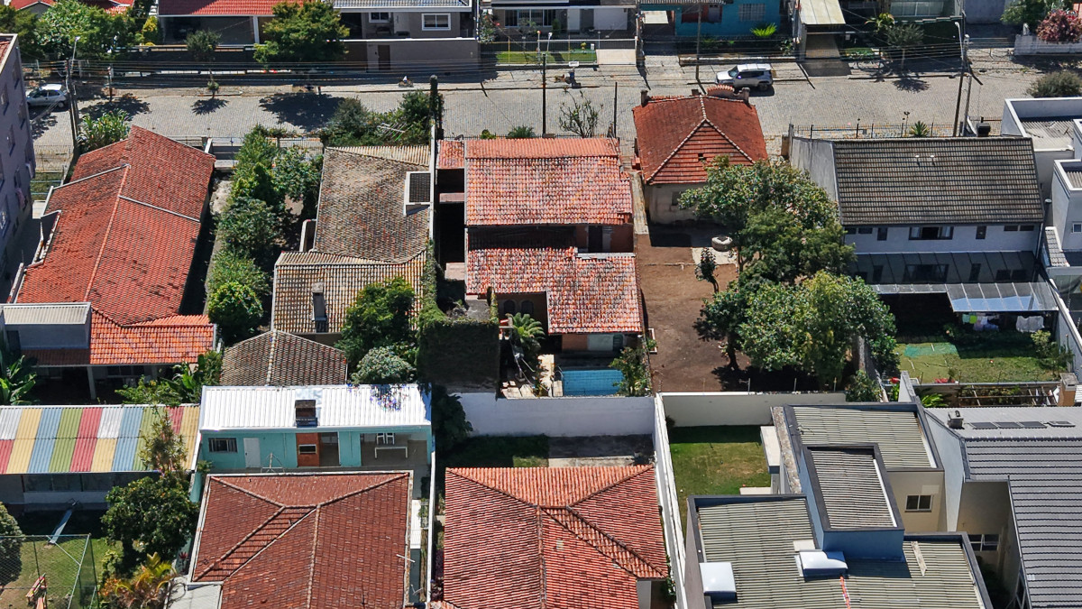 Lote 1 - IMÓVEL NA RUA SÃO JANUÁRIO, JARDIM BOTÂNICO, localizado em Curitiba - PR, bairro Jardim Botânico
