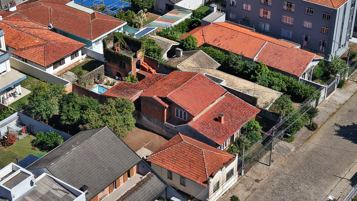 Lote 1 - IMÓVEL NA RUA SÃO JANUÁRIO, JARDIM BOTÂNICO, localizado em Curitiba - PR, bairro Jardim Botânico