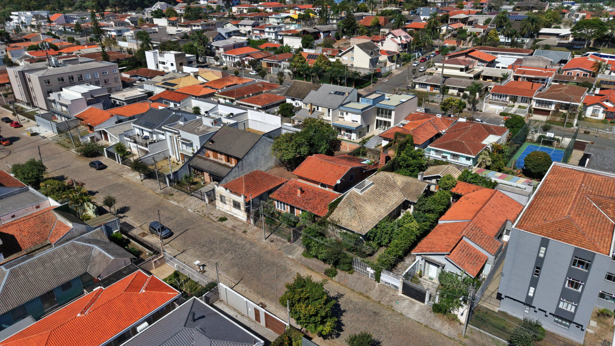 Lote 1 - IMÓVEL NA RUA SÃO JANUÁRIO, JARDIM BOTÂNICO, localizado em Curitiba - PR, bairro Jardim Botânico