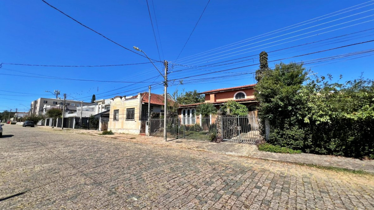 Lote 1 - IMÓVEL NA RUA SÃO JANUÁRIO, JARDIM BOTÂNICO, localizado em Curitiba - PR, bairro Jardim Botânico