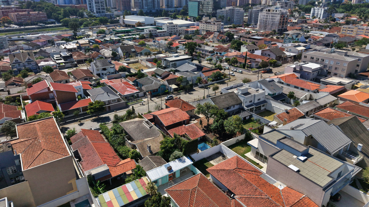 Lote 1 - IMÓVEL NA RUA SÃO JANUÁRIO, JARDIM BOTÂNICO, localizado em Curitiba - PR, bairro Jardim Botânico