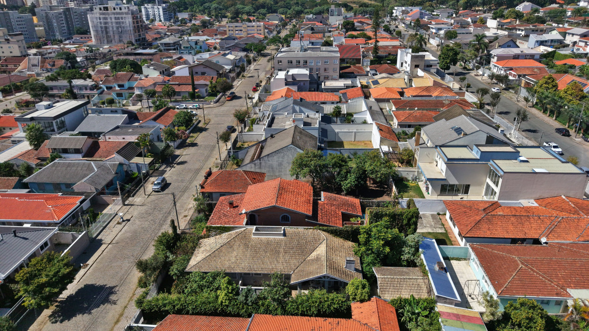 Lote 1 - IMÓVEL NA RUA SÃO JANUÁRIO, JARDIM BOTÂNICO, localizado em Curitiba - PR, bairro Jardim Botânico