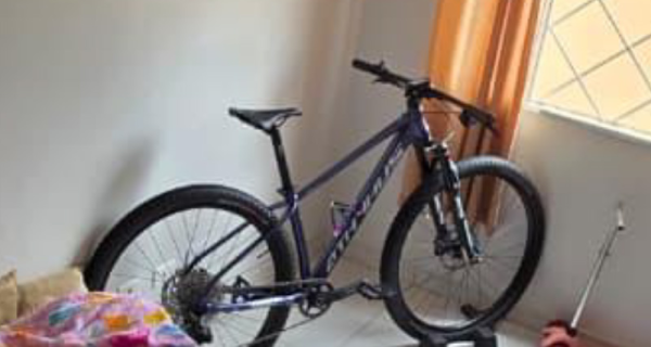 LEILÃO JUDICIAL DE UMA BICICLETA - Bicicleta ARO 29', quadro ATHYMUS 1.55