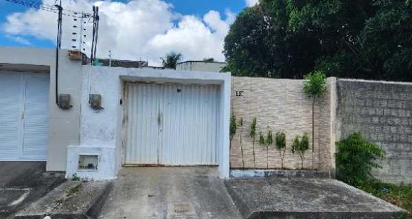 CE/AQUIRAZ - Casa