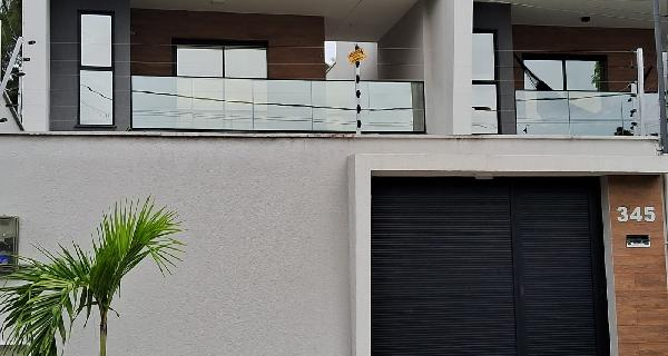 CE/FORTALEZA - Casa em LAGOA REDONDA