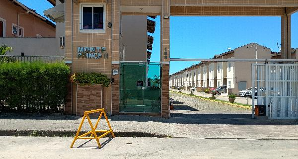 CE/FORTALEZA - Casa em PASSARE