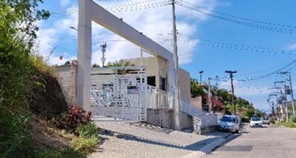 RJ/SAO GONCALO - Apartamento em MARIA PAULA