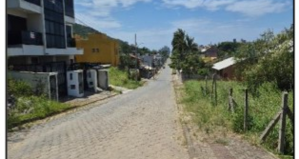 SC/BOMBINHAS - Terreno