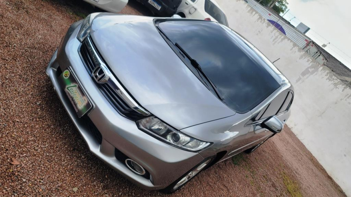 Honda/Civic EXS - 2012/2013 — foto 33 de 37