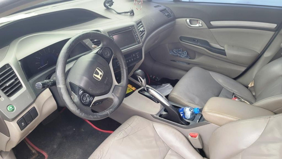 Honda/Civic EXS - 2012/2013 — foto 8 de 37