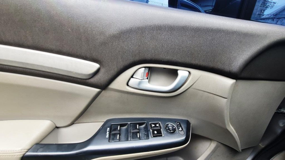 Honda/Civic EXS - 2012/2013 — foto 11 de 37