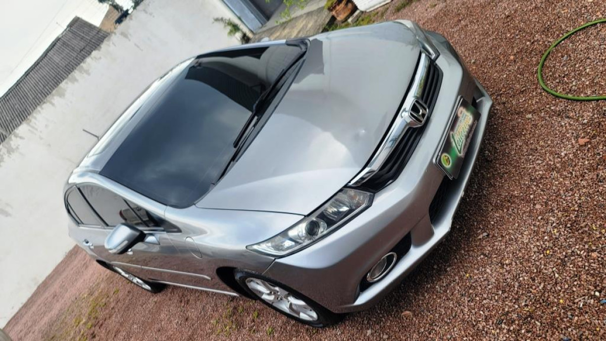 Honda/Civic EXS - 2012/2013 — foto 32 de 37