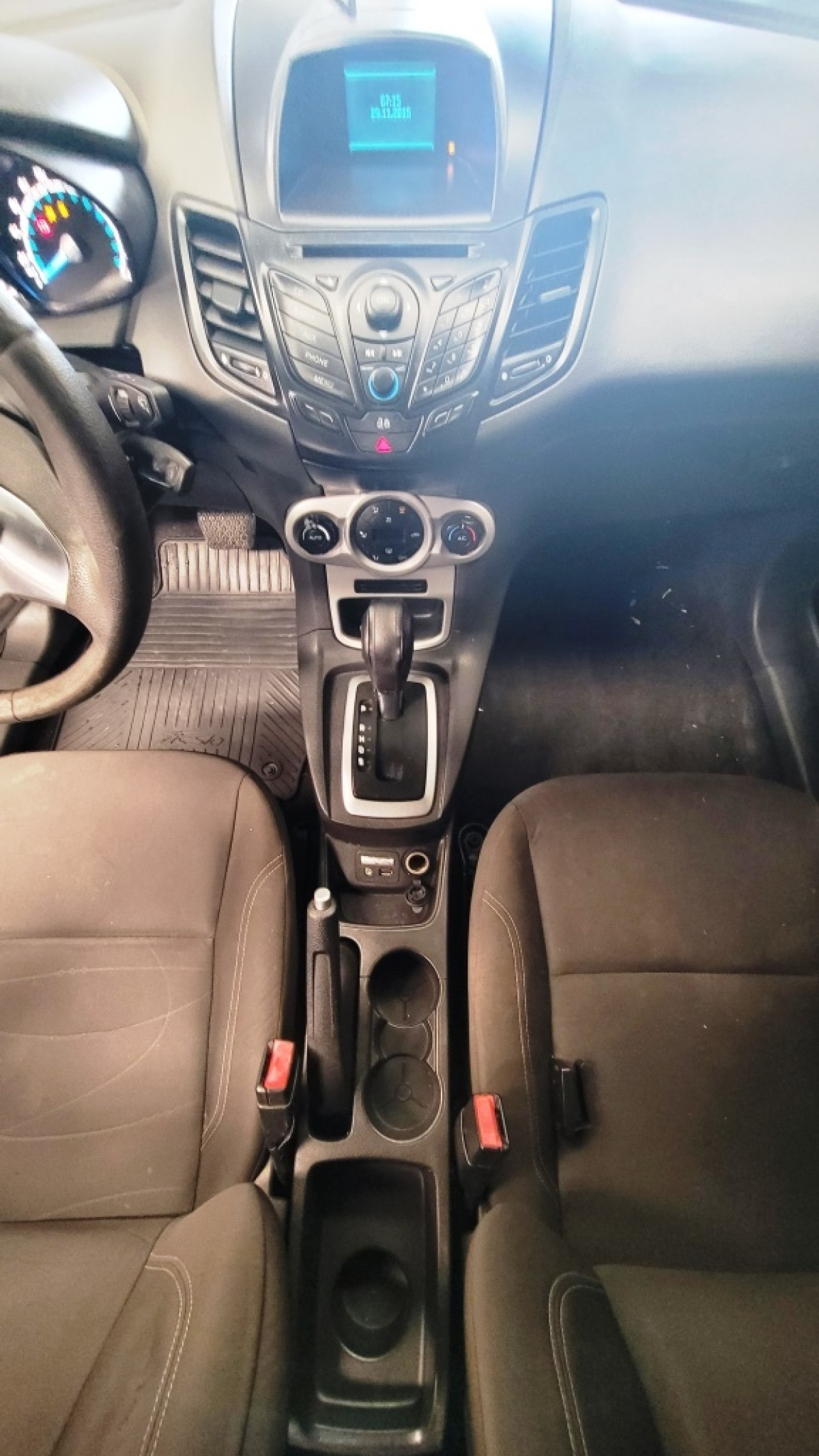 Ford/Fiesta HA 1.6L SE A - 2015/2015 — foto 24 de 35