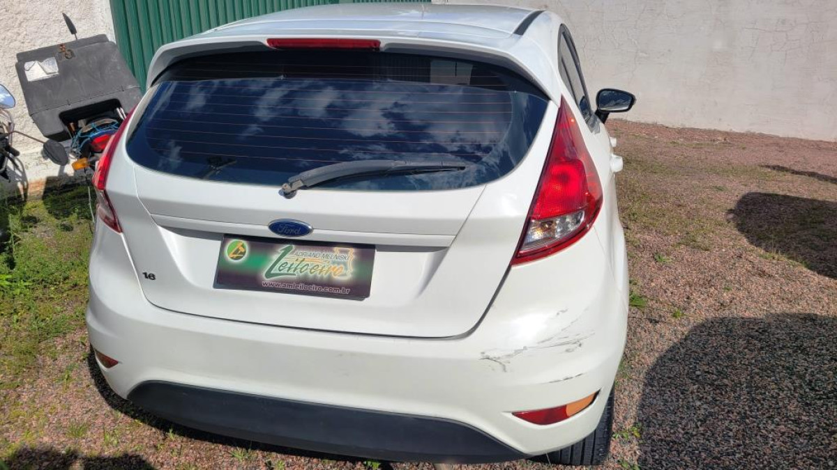 Ford/Fiesta HA 1.6L SE A - 2015/2015 — foto 13 de 35