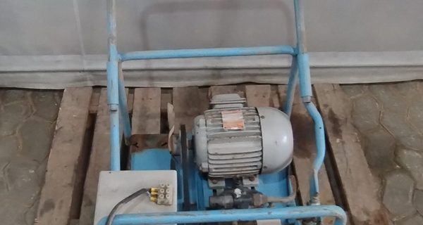 MOTOR DE 2 CV COM COMPRESSOR DE REFRIGERAÇÃO