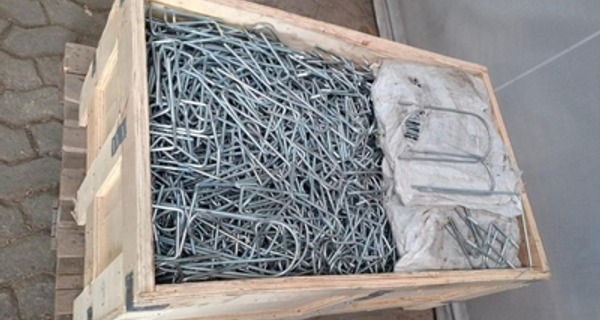 CAIXA DE GRAMPOS METÁLICOS 60 KG