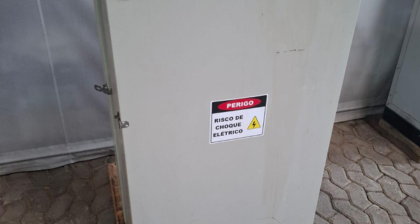 PAINEL DE COMANDO ELÉTRICO