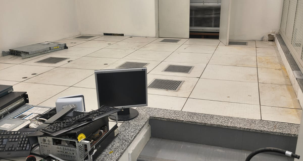 PISO ELEVADO 50X50CM COM ESTRUTURA - 19,14 M²