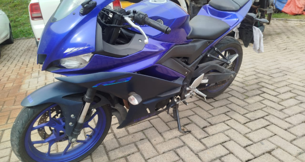 MOTOCICLETA YAMAHA YZF R3 - ANO 2023