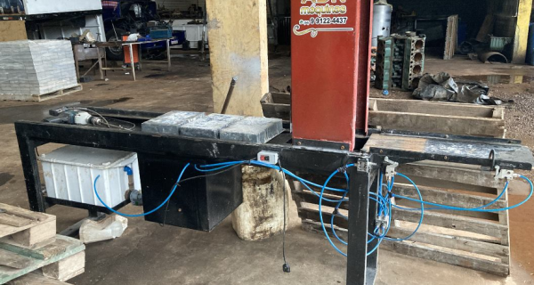 Lubrificadora Formas Pavers de Concreto - Marca ADN - Pistolas Automáticas
