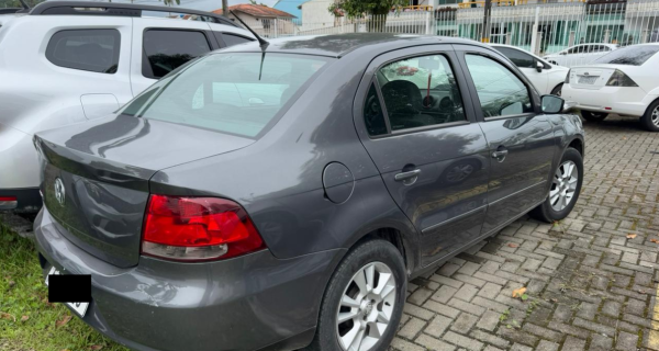 Volkswagen Voyage 1.0 Flex – Ano 2011 – Cor Cinza