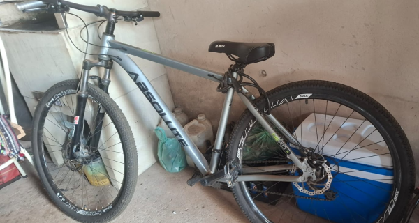 Bicicleta - Absolute Nero - Aro 29 - Cor cinza