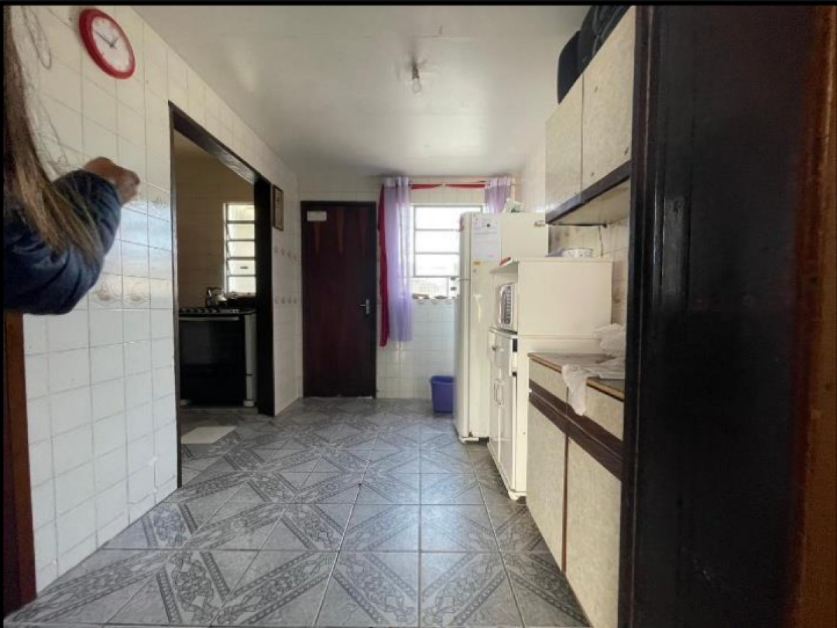 Casa no Capão Raso (foto 4 de 14)