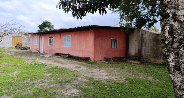 CASA NA PRAIA DE LESTE