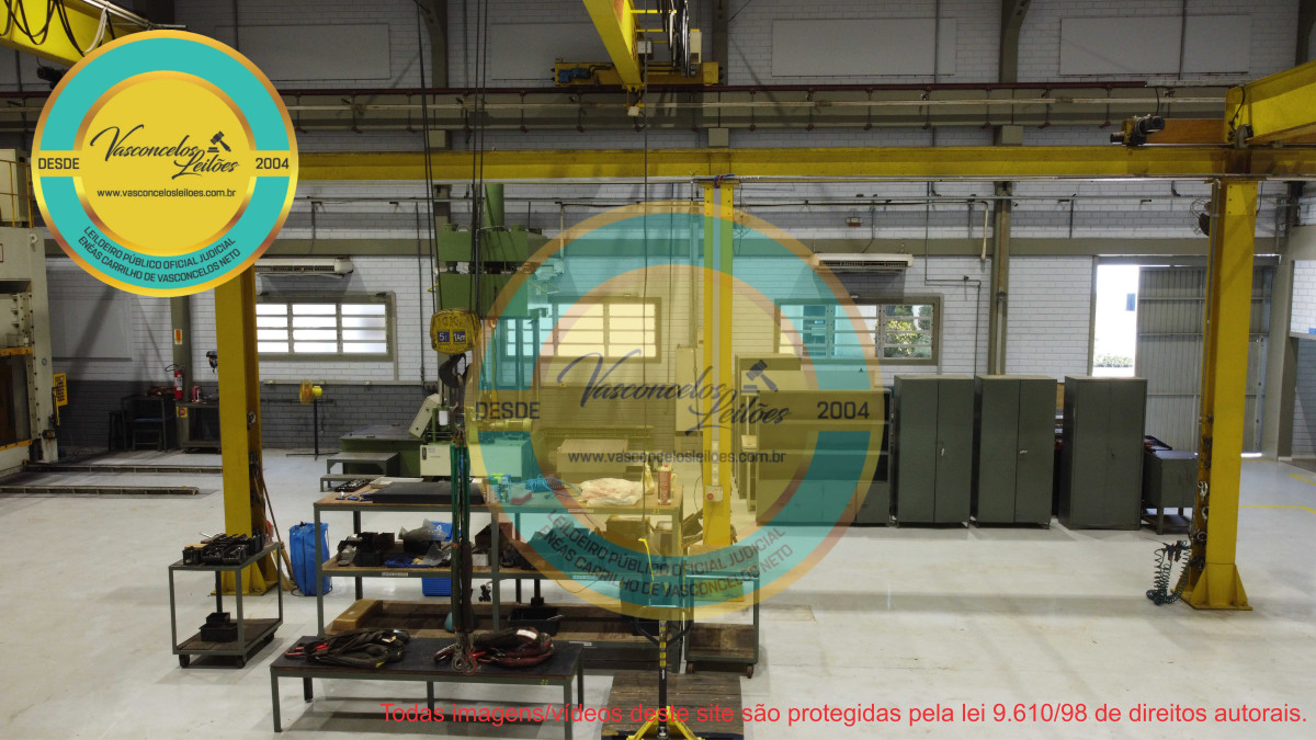 Terreno com Galpões para Industrias Area total 24.597,26 m² e 6.000 M² em edificações, localizado em Joinville - SC, bairro Iririú