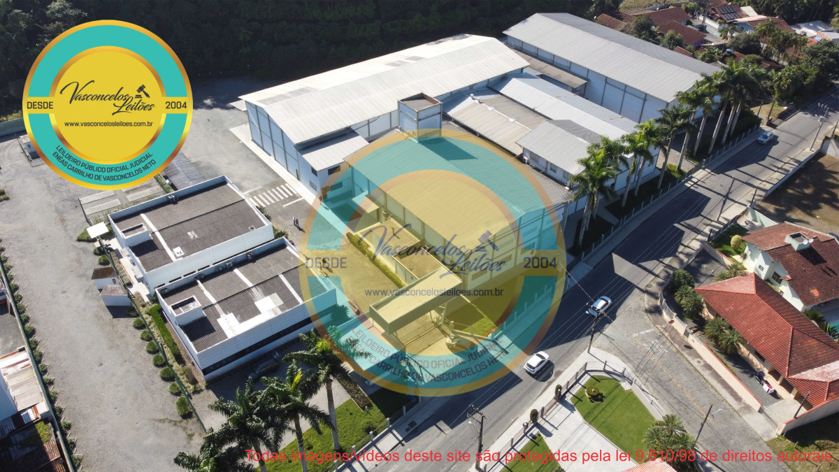 Terreno com Galpões para Industrias Area total 24.597,26 m² e 6.000 M² em edificações, localizado em Joinville - SC, bairro Iririú